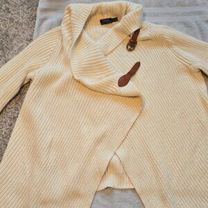 Heavy knit POLO sweater with side buckle